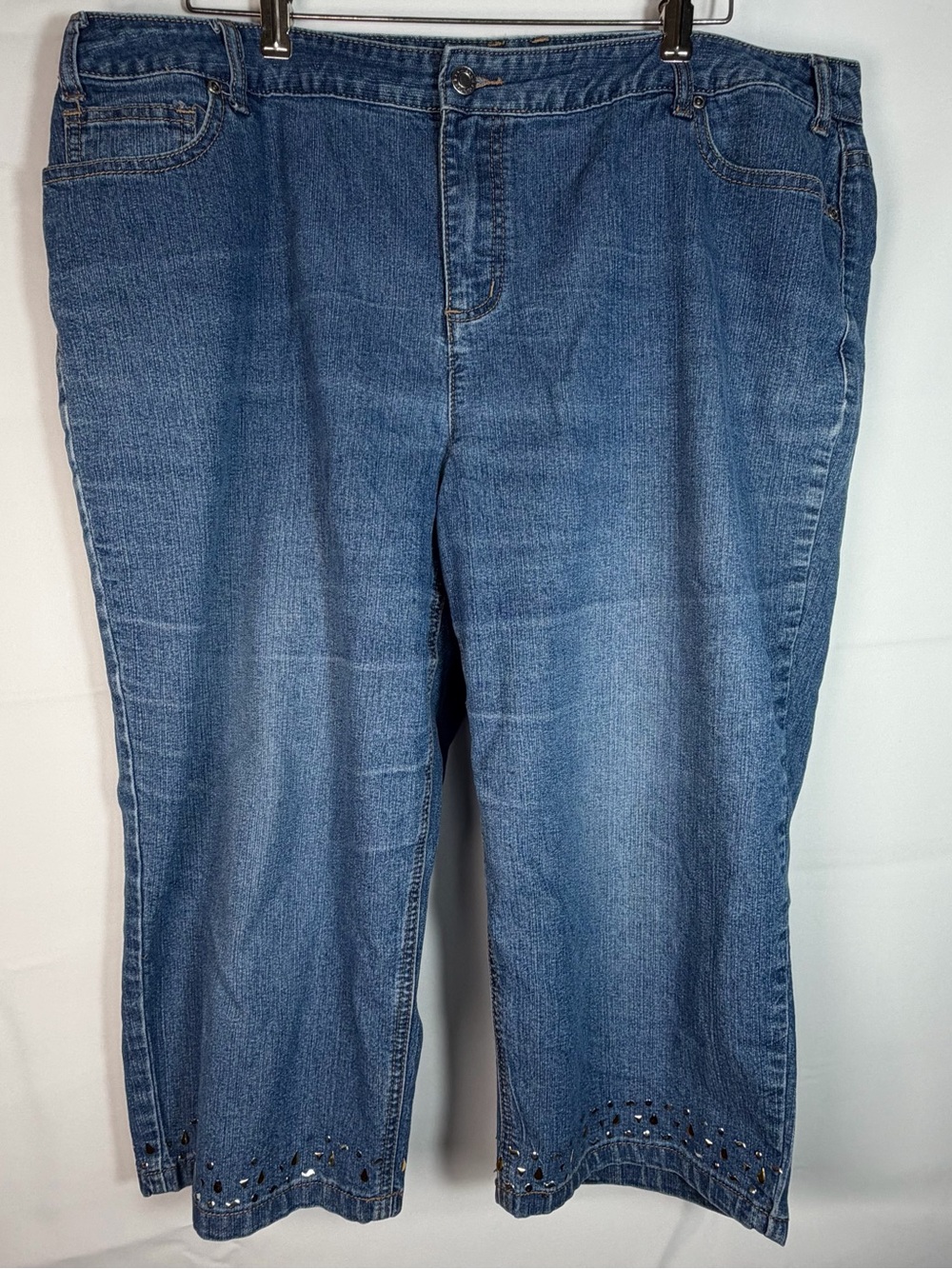 CJ Banks Embellished Denim Capris 20W Plus Size Blue Jeans Studded Bling Hem